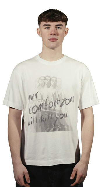 Lonely Løve Tee - „Comfort Zone“ - Priba Printworks